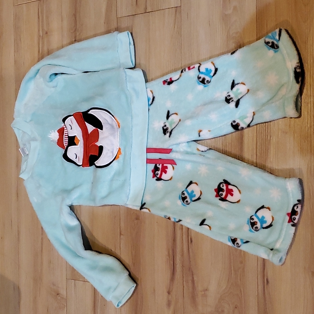 Modern Kids 2T penguin pajama set